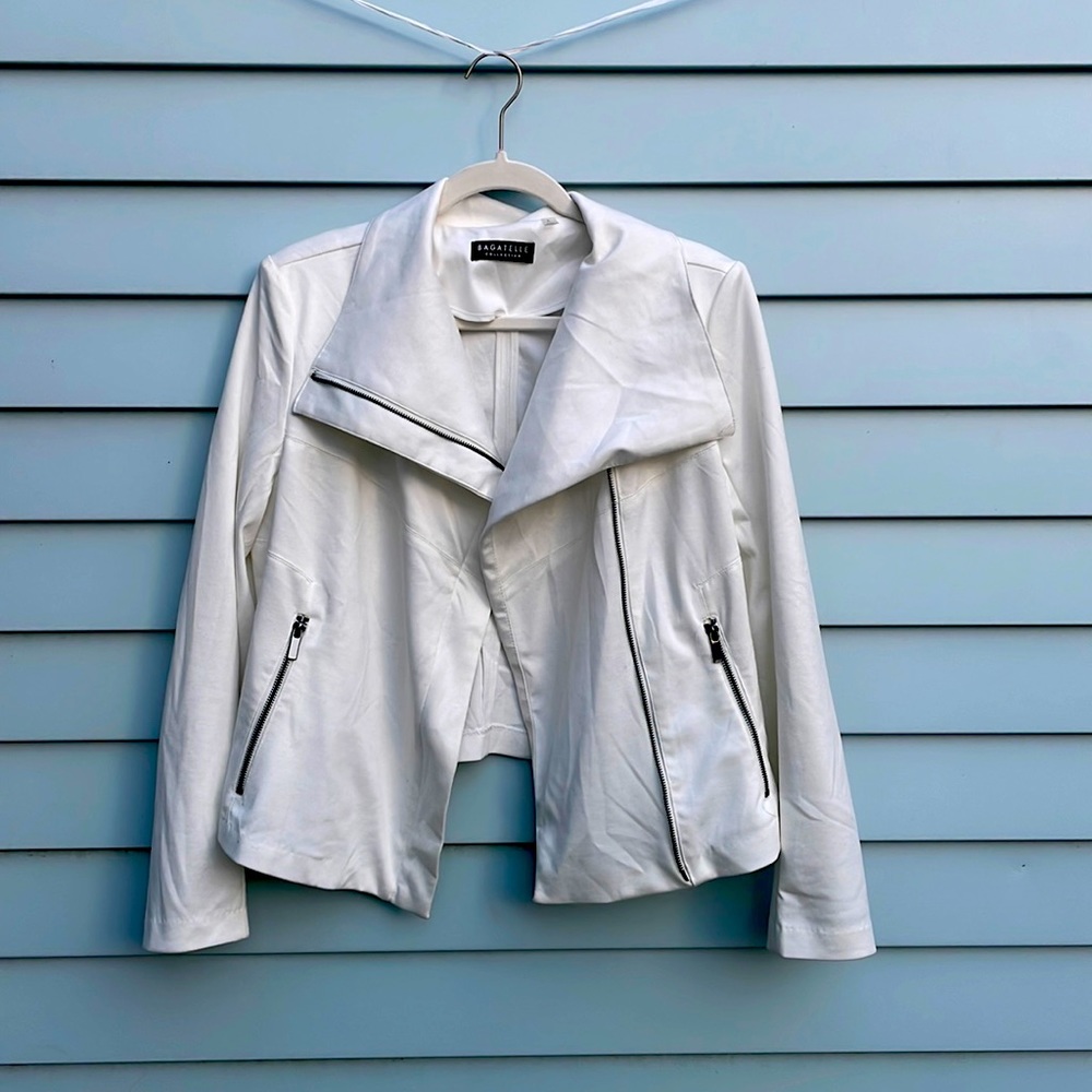 White asymmetrical zipper blazer